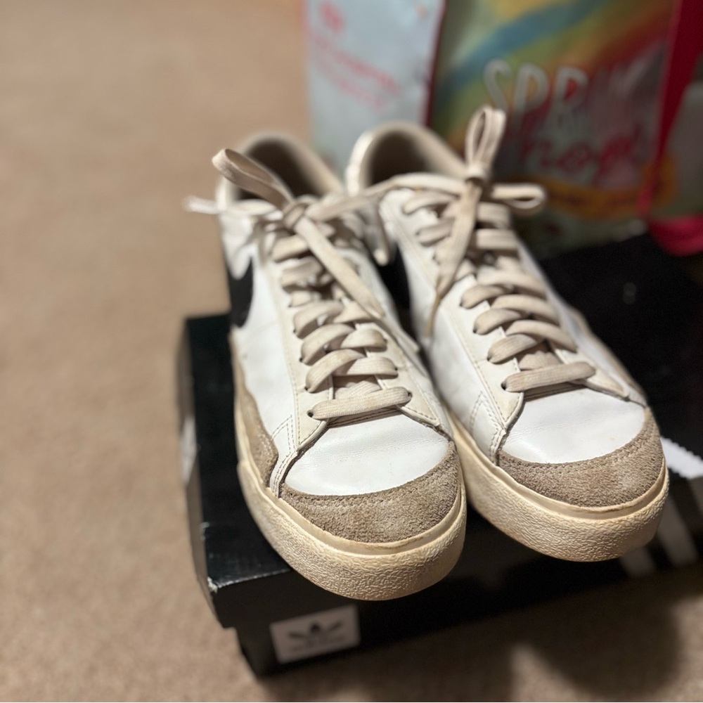 Nike Blazer low top platform sneaker - Picture 2 of 4